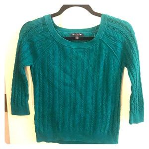 Cute and cozy green American Eagle sweater!